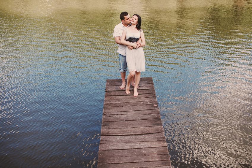 Un moment magique qui vire au cauchemar : Sa demande en mariage sur un ponton tourne mal